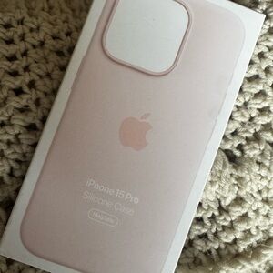 NEW UNSEALED Apple iPhone 15 Pro Silicone Case, Mag Safe - Soft Pink